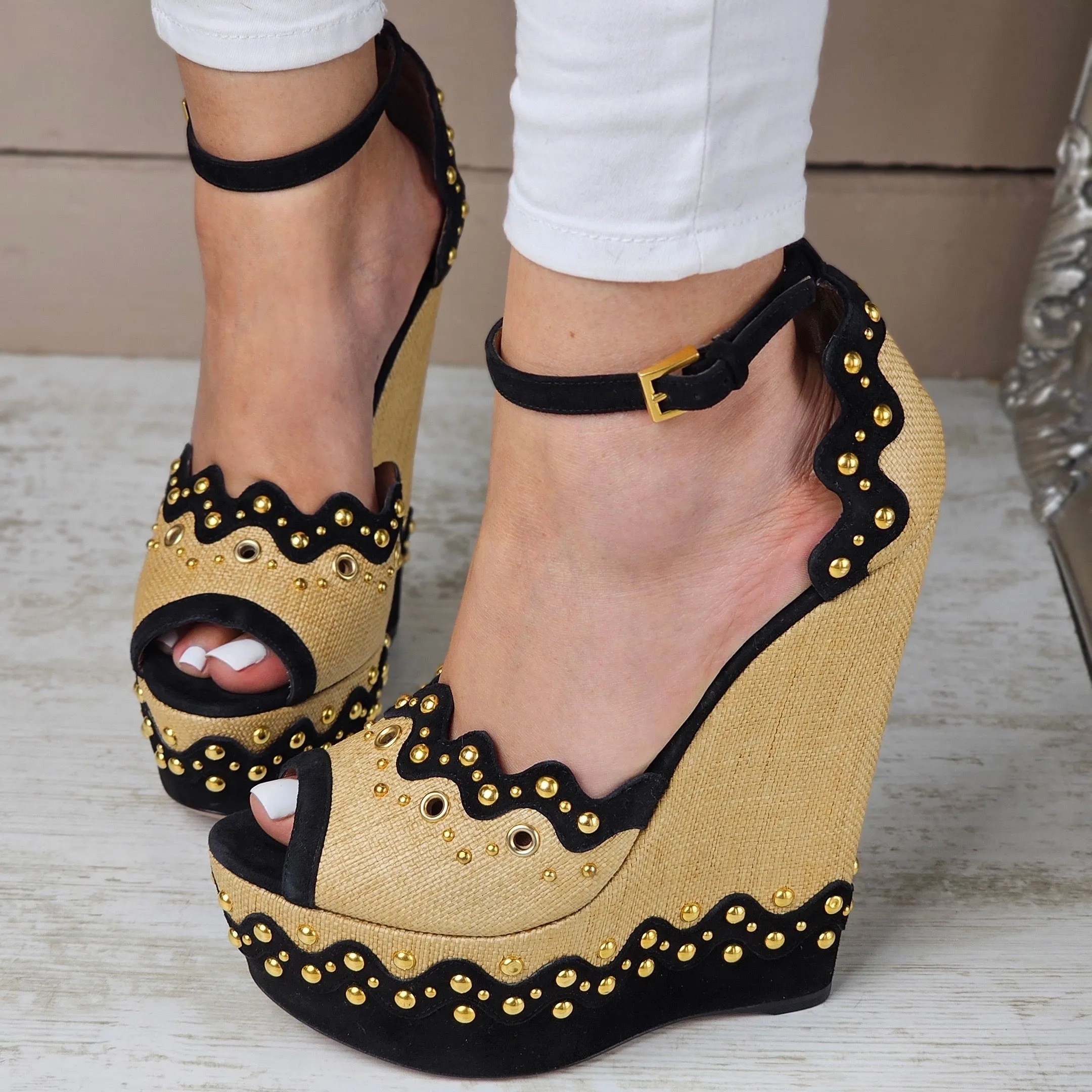 ALAA PEEP TOE RAFFIA WEDGE HEELS EU 39/ UK 6