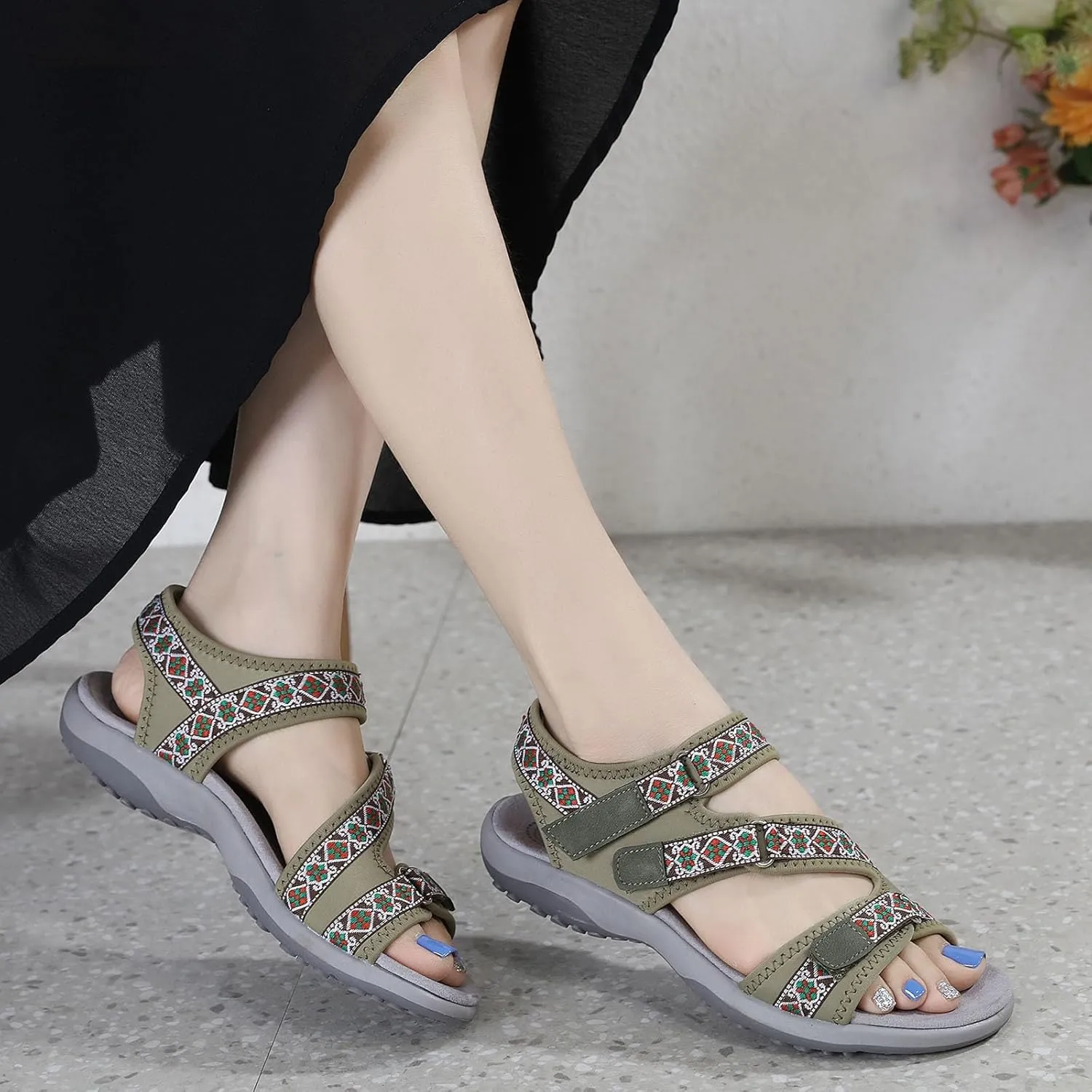 Hiking Sandals Women Waterproof Fashion Walking Sandals Breathable Adjustable Straps Athletic Sport Shoes for Outdoors
