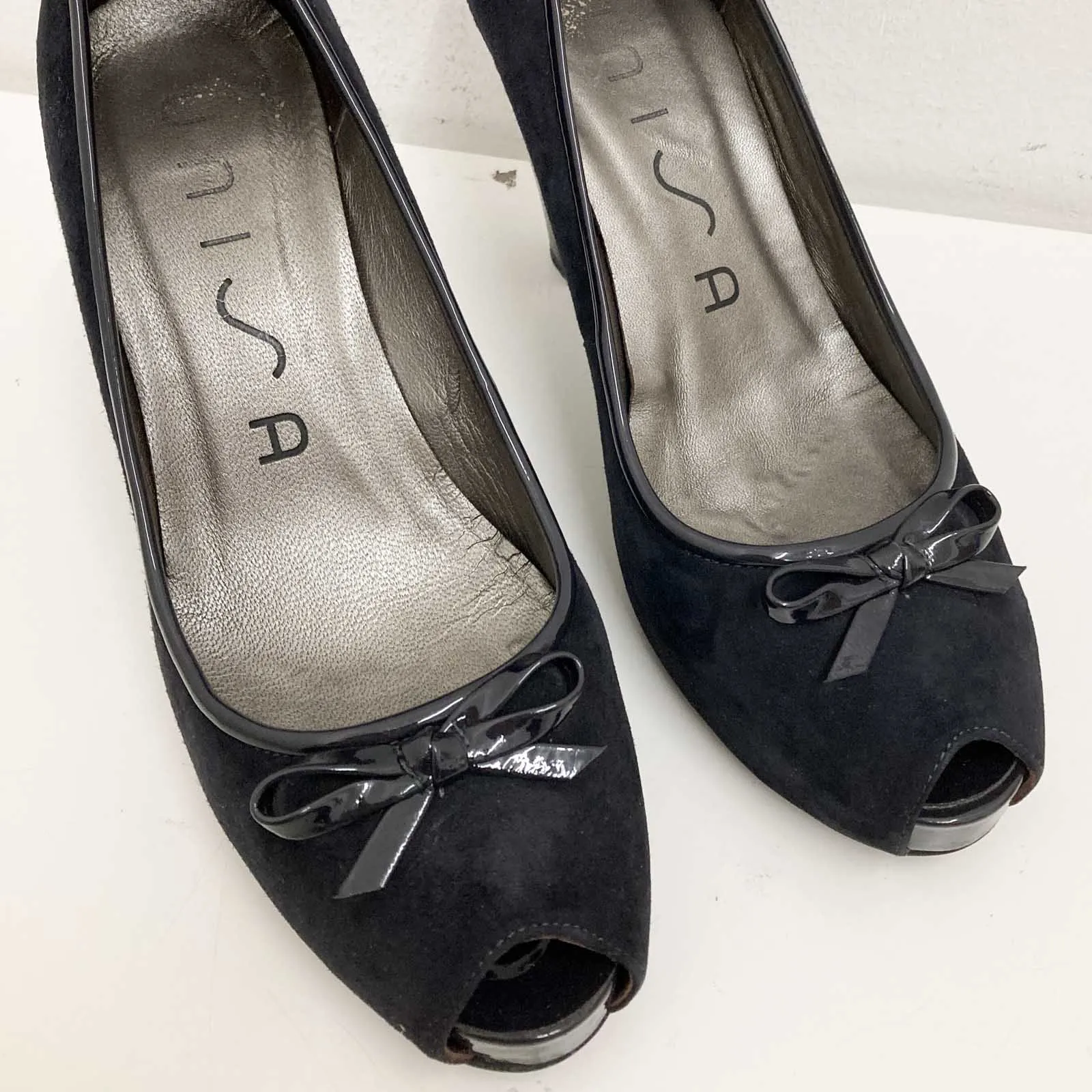 Unisa Shoes Size 39 UK 6 Black Suede Peep Toe Heels