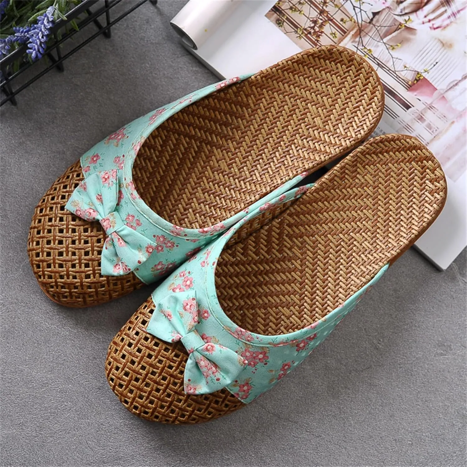 Womens Flat Sandals Summer Linen Home Slippers Vine Grass Woven Slippers Non-Slip Casual Sandals Breathable Open Toe Home Shoes Comfortable Indoor Sandal
